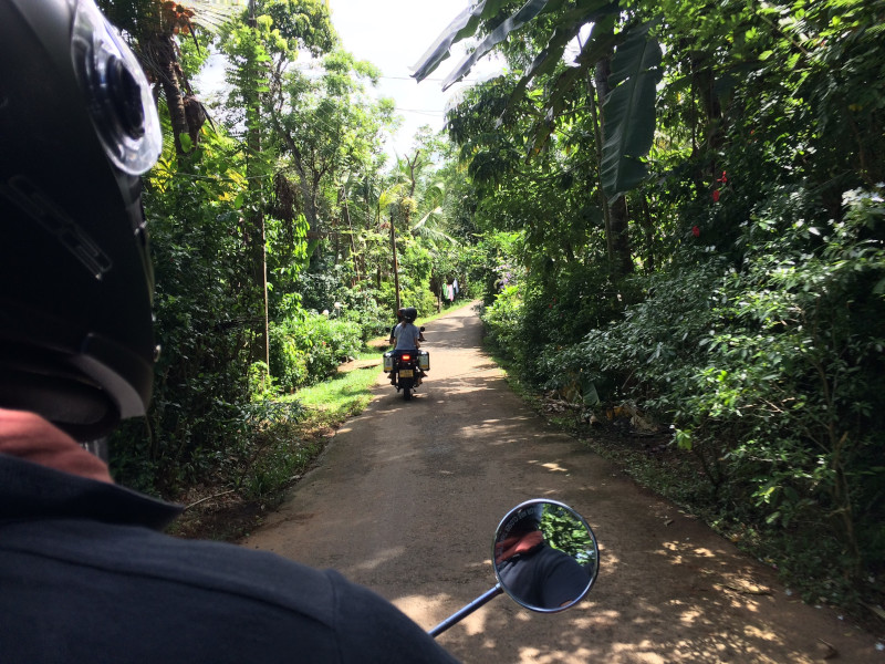 Escapade en moto Royal Enfield au Sri Lanka